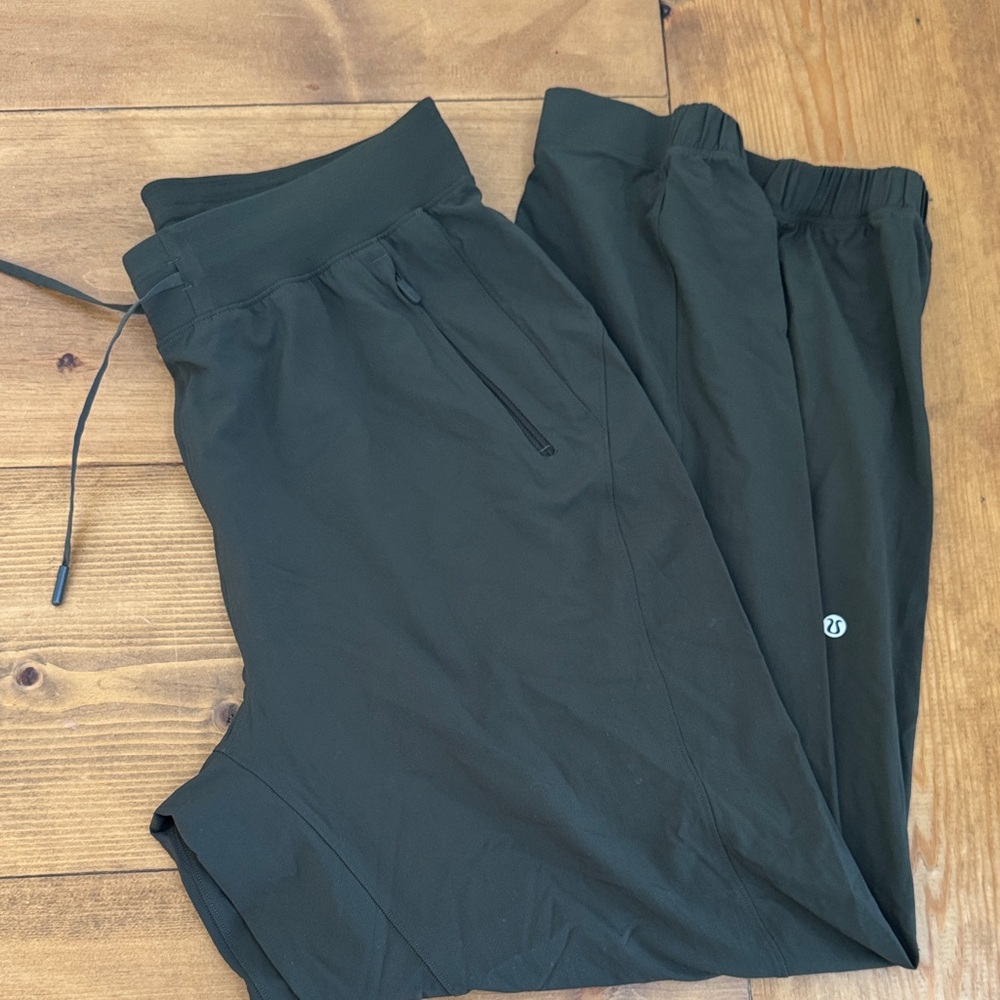 Lululemon forest green Joggers